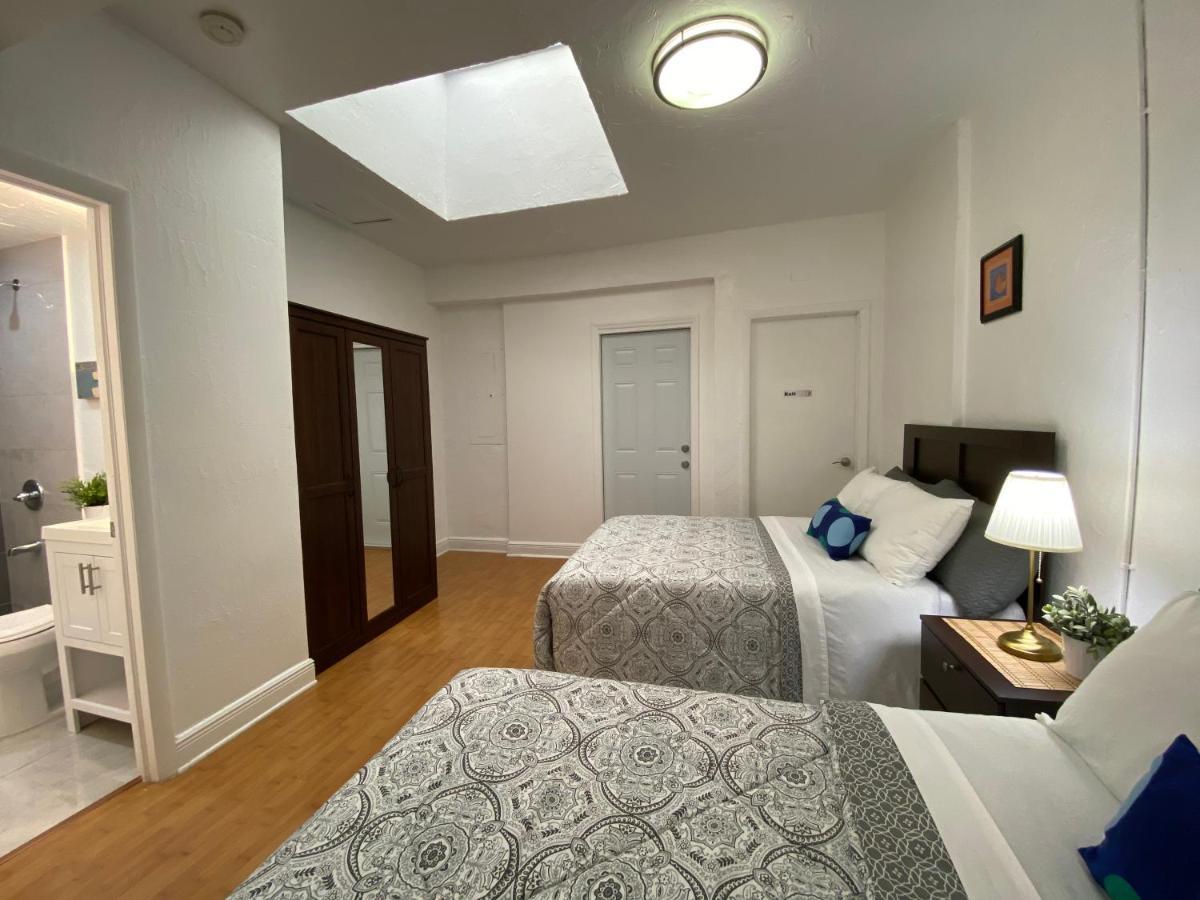 Private Double Queen Room Bathroom