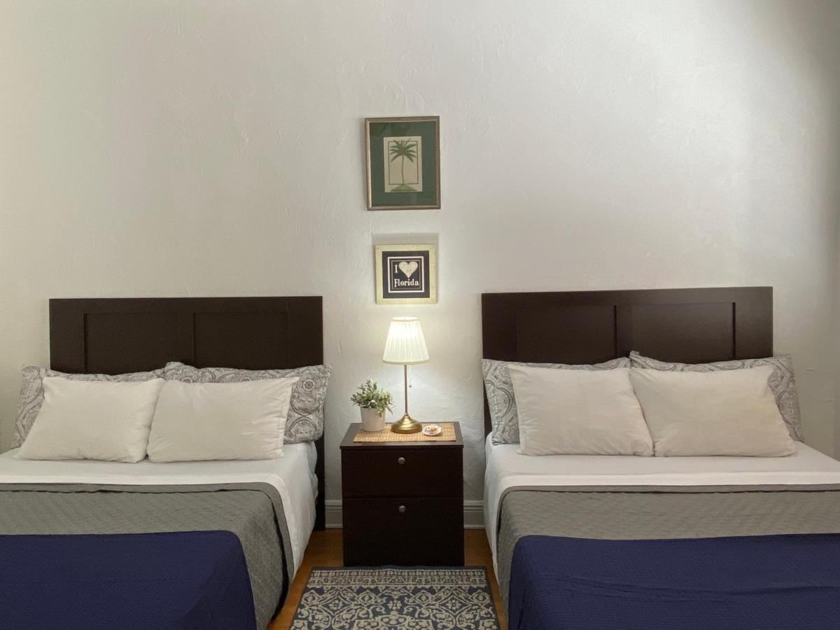 Private Standard Double Queen Room Bathroom